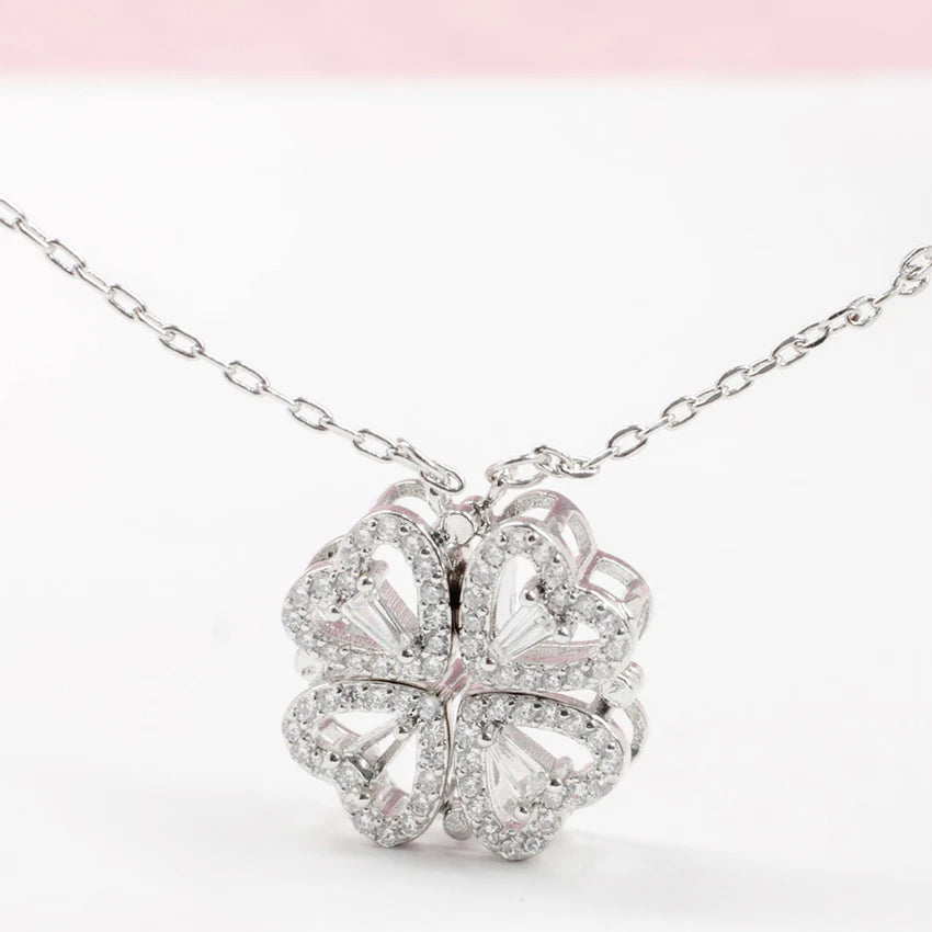 Collar Trébol de Corazones con Imán - MARYLIN™