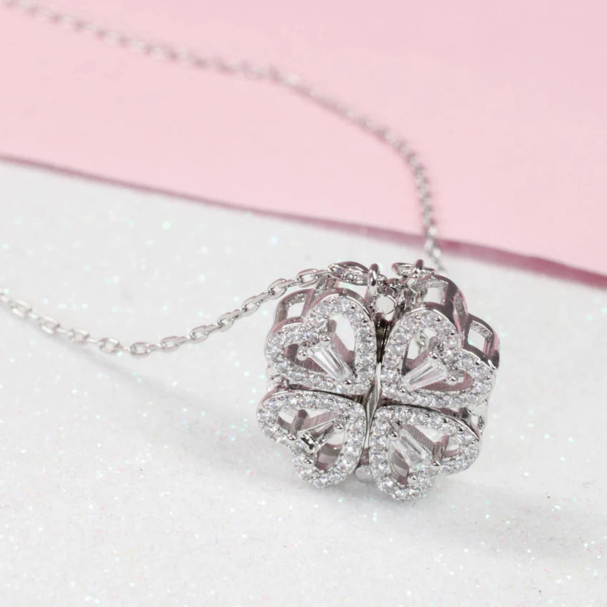 Collar Trébol de Corazones con Imán - MARYLIN™