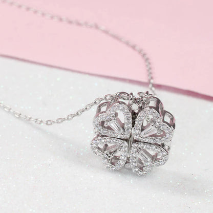 Collar Trébol de Corazones con Imán - MARYLIN™